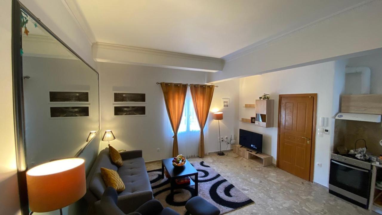 Patras Golden Suite Luaran gambar