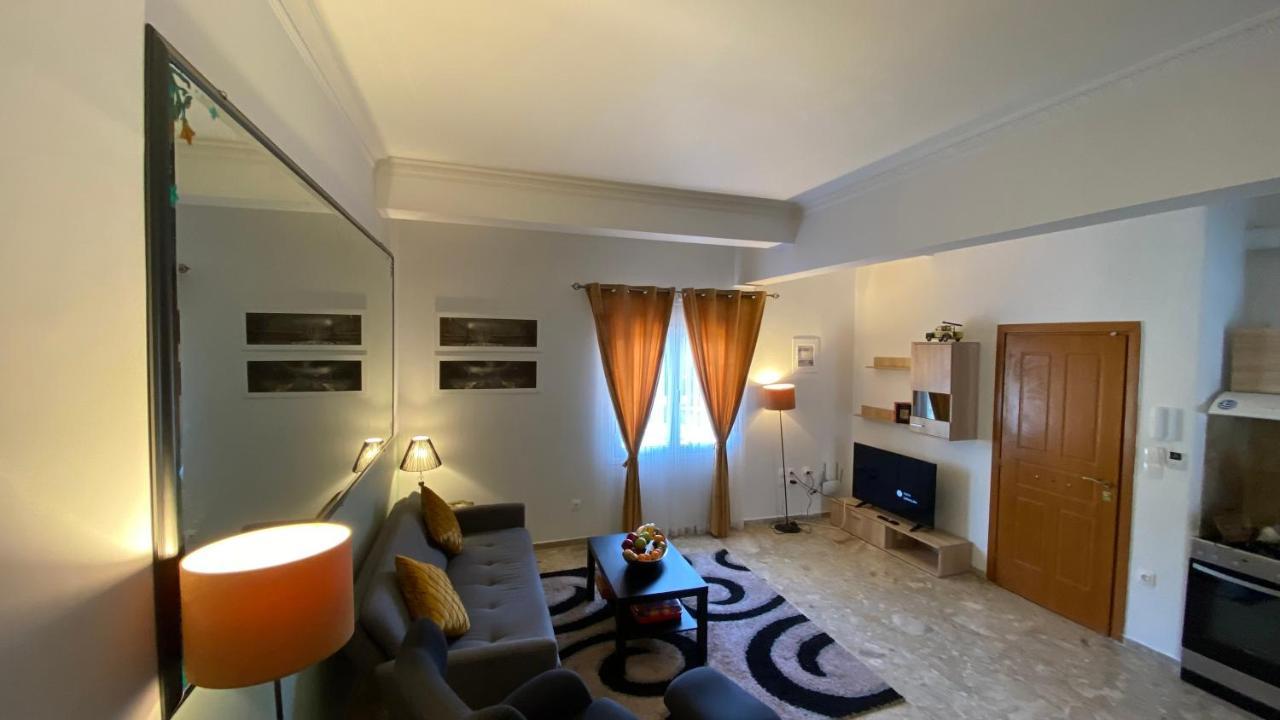 Patras Golden Suite Luaran gambar