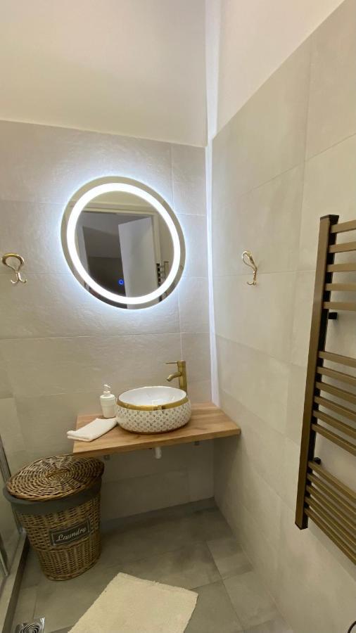 Patras Golden Suite Luaran gambar