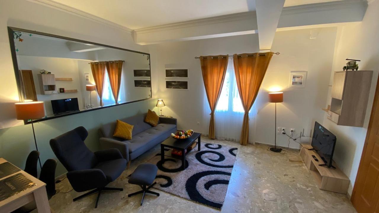 Patras Golden Suite Luaran gambar
