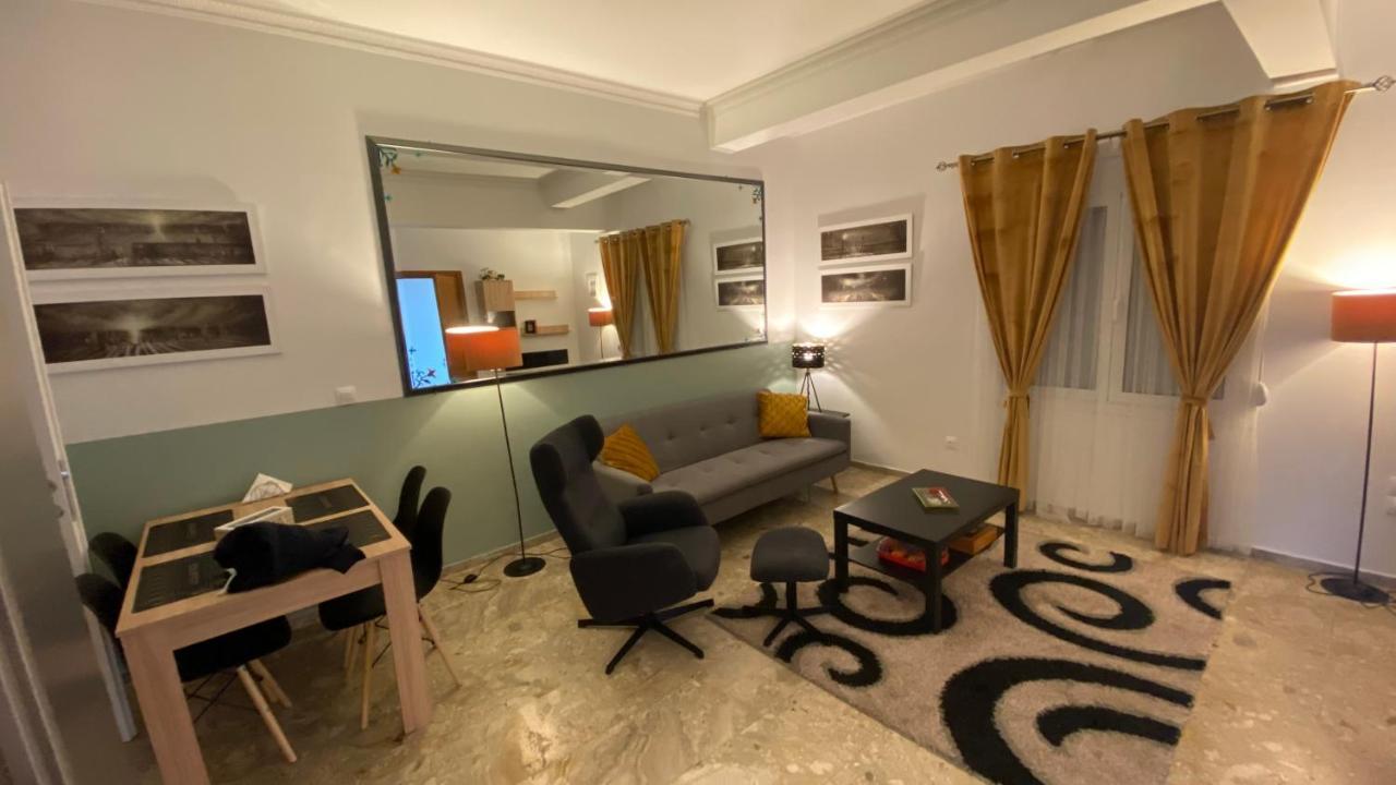 Patras Golden Suite Luaran gambar