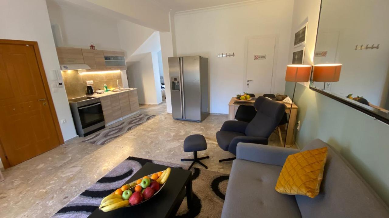 Patras Golden Suite Luaran gambar
