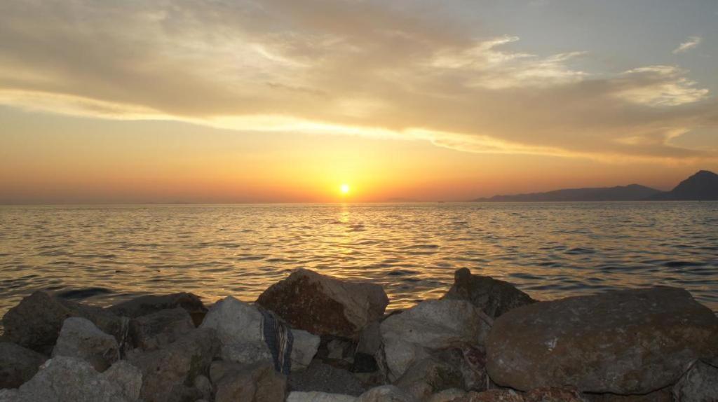 Patras Golden Suite Luaran gambar