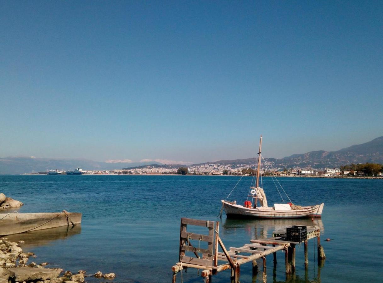 Patras Golden Suite Luaran gambar