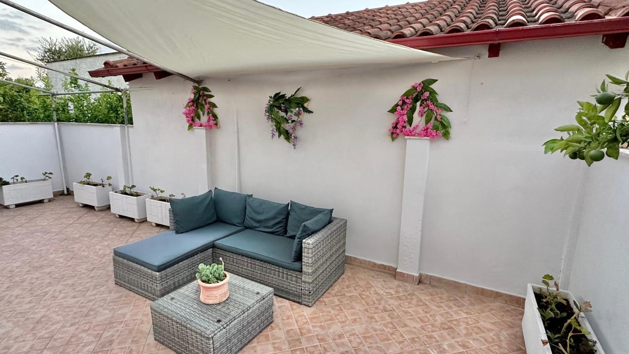 Patras Golden Suite Luaran gambar