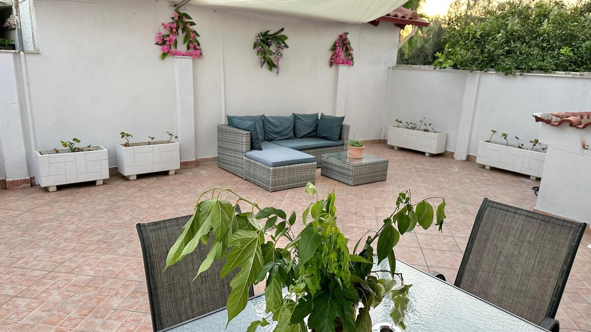 Patras Golden Suite Luaran gambar